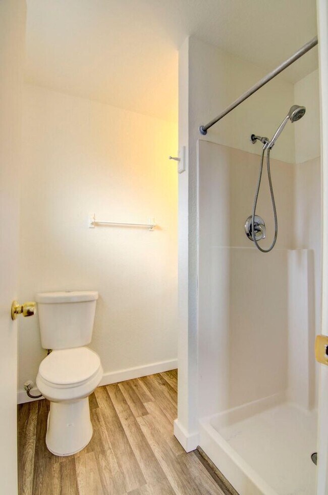 Foto del edificio - 3 Bedroom 2 bathroom Duplex in Sacramento