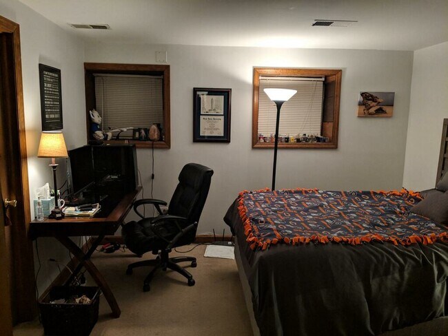 Dormitorio principal - 2333 N Janssen Ave