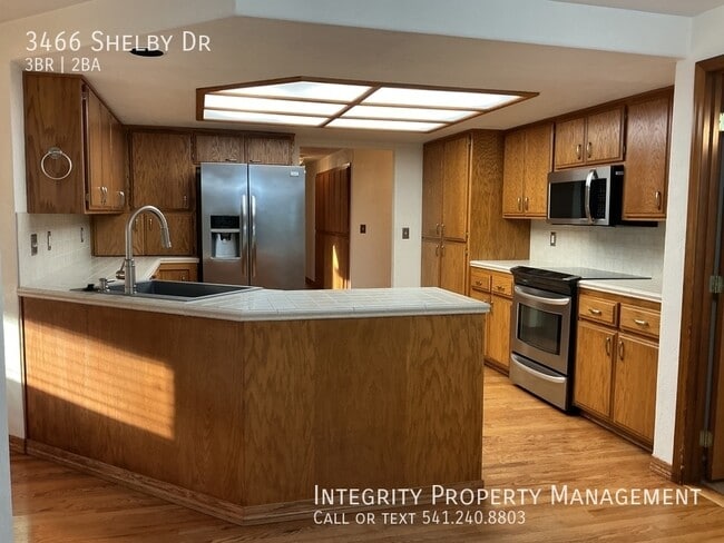 Building Photo - 3466 Shelby Dr