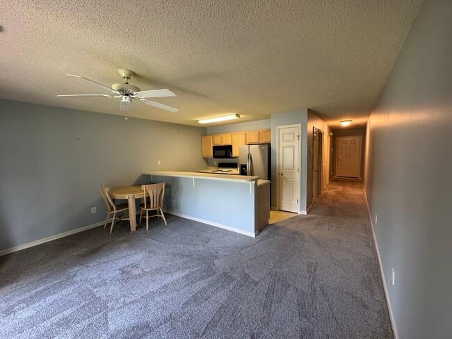 Building Photo - Myrtle Beach - 1 Bedroom / 1 Bath Condo