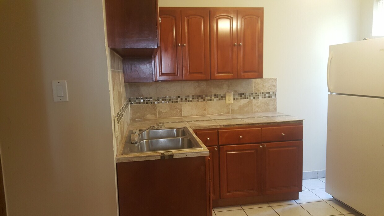 Foto principal - 5830 S Lafayette Ave