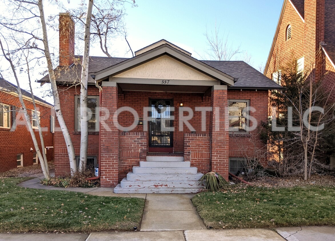 Primary Photo - 557 S Race St