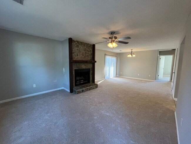 Building Photo - Charming Renovated 4 Bedroom Home