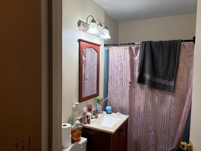 Building Photo - 145 Pleasant St