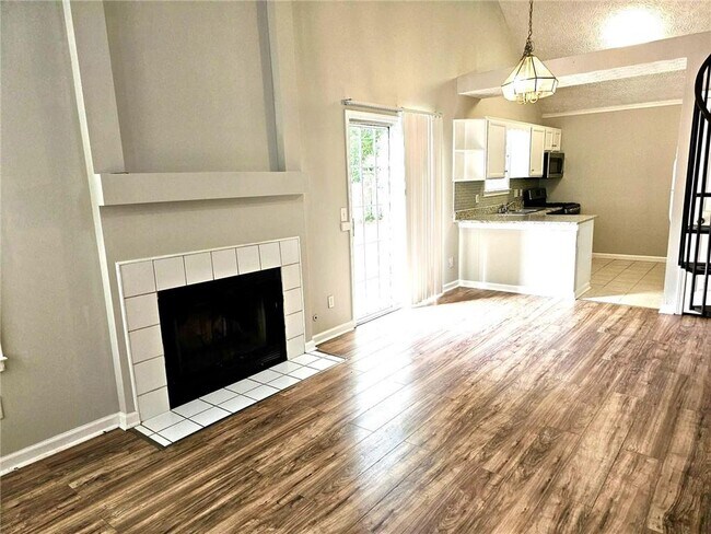Foto del edificio - 2651 Laurel Ln NW