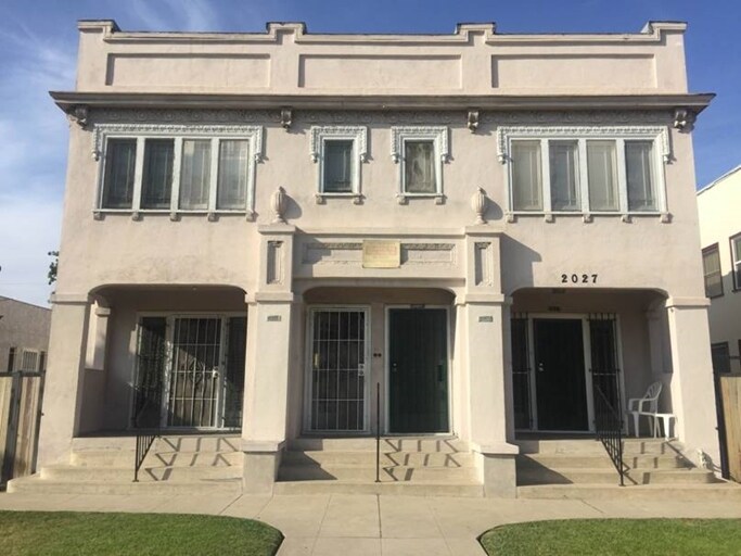 Primary Photo - 2027 W Martin Luther King Jr Blvd