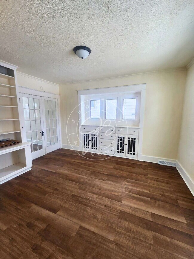 Foto del edificio - 1400 sq ft. 3 bed home in South Toledo! Many updates throughout