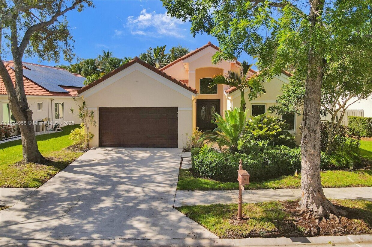 Foto principal - 204 Cameron Dr
