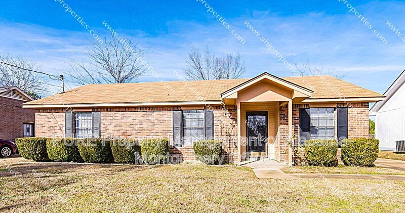 Primary Photo - 3361 Royal Creek Rd