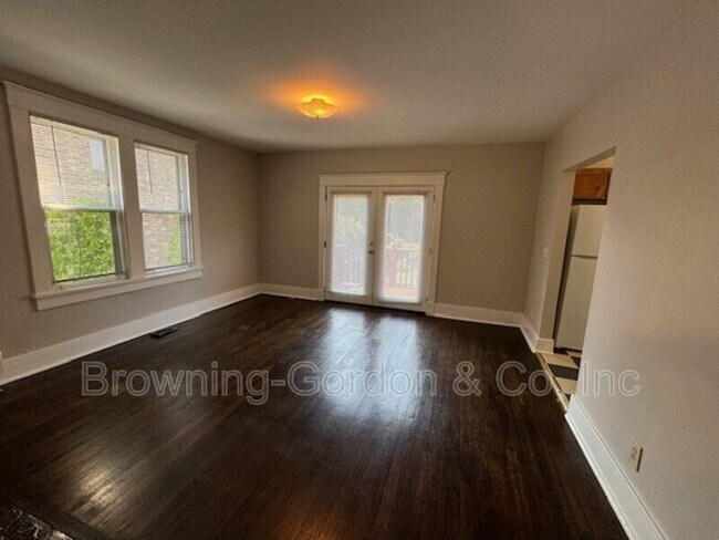 Building Photo - 608 Monroe St