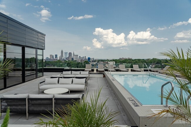 Building Photo - Welleon