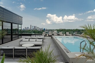 Building Photo - Welleon