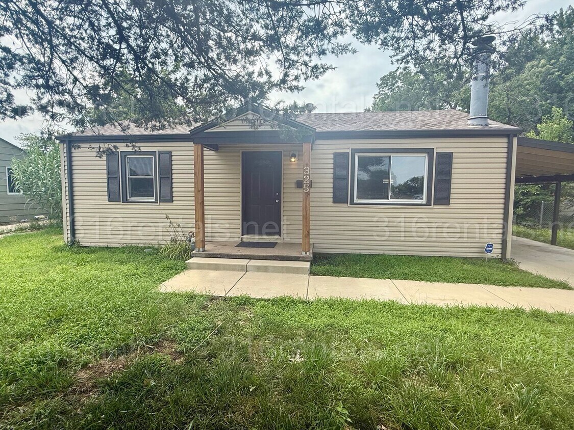 Primary Photo - $1100 - 2 bedroom / 1 bathroom - Haysville...