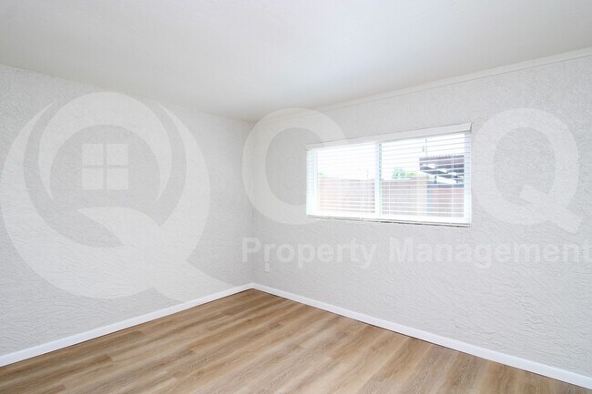 Foto del edificio - 2830 N Granite Reef Rd