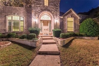 Building Photo - 5717 Sweetbriar Dr
