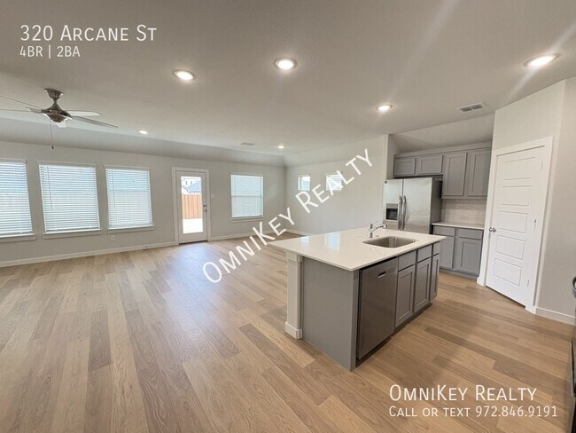 Building Photo - 320 Arcane St