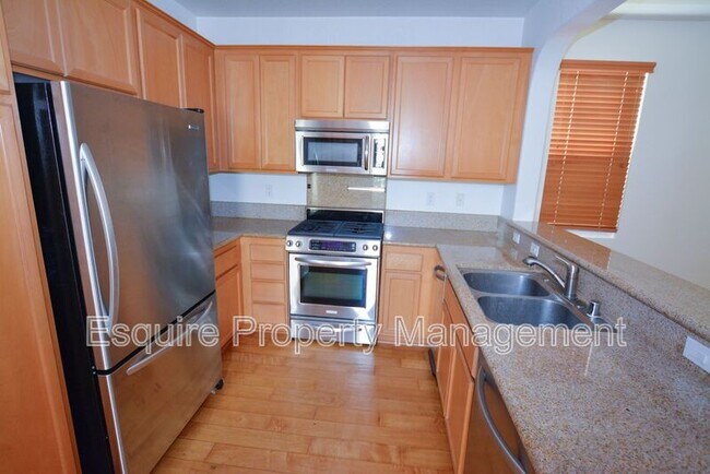 Foto del edificio - 3055 Nimes Ln