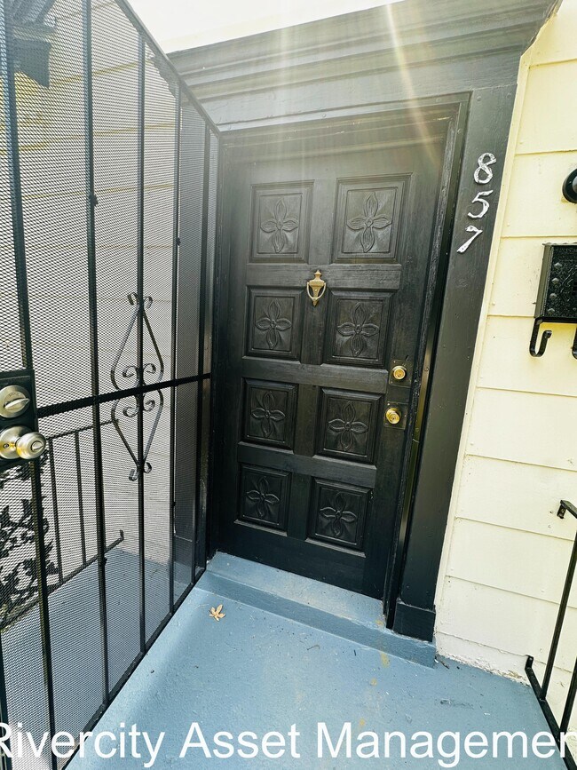 Foto del edificio - 857 Bowen Cir