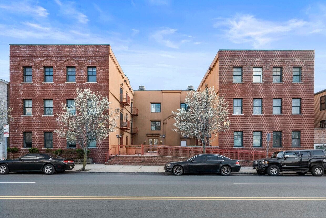 85 Broadway Unit 1D, Jersey City, NJ 07306 Condo for Rent in