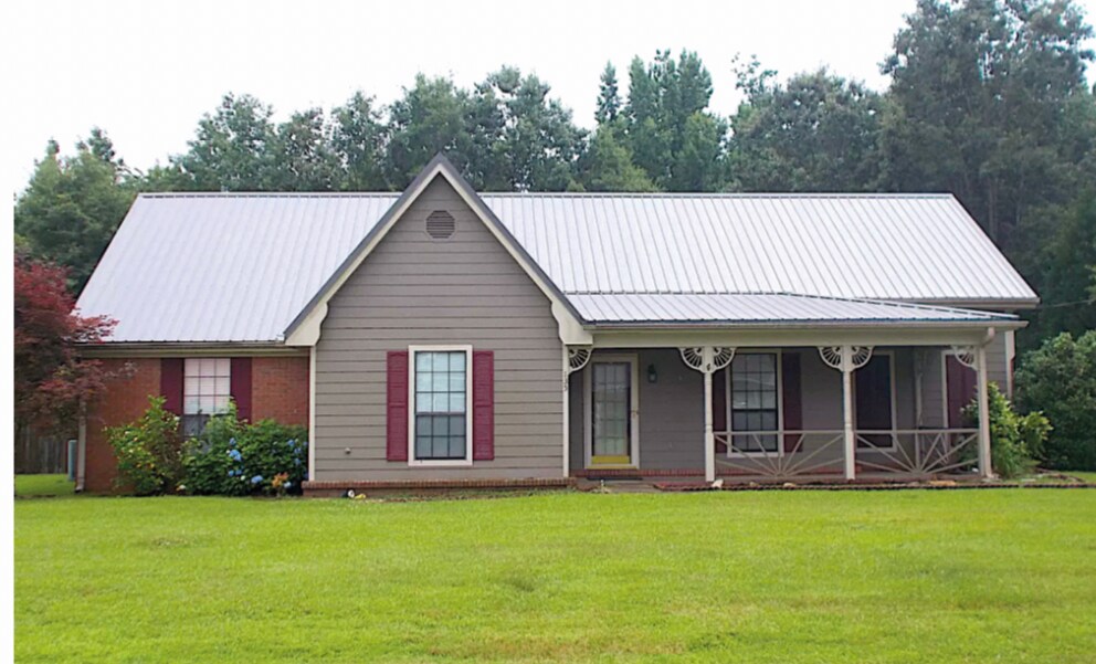 Primary Photo - 135 Sherwood Dr