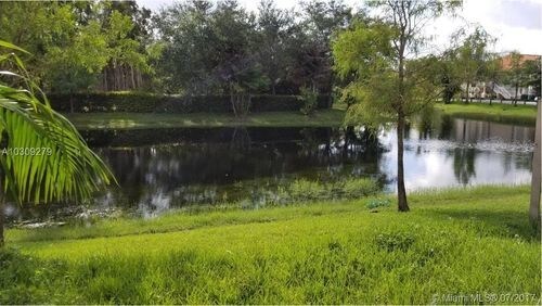 Foto principal - 8851 NW 110th Pl