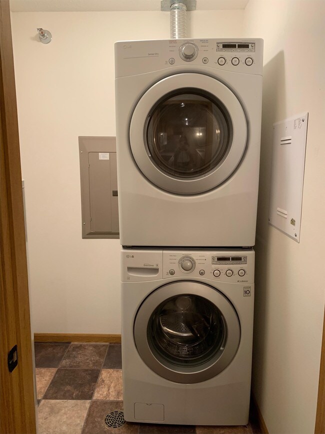 Foto del edificio - 310 WI-16