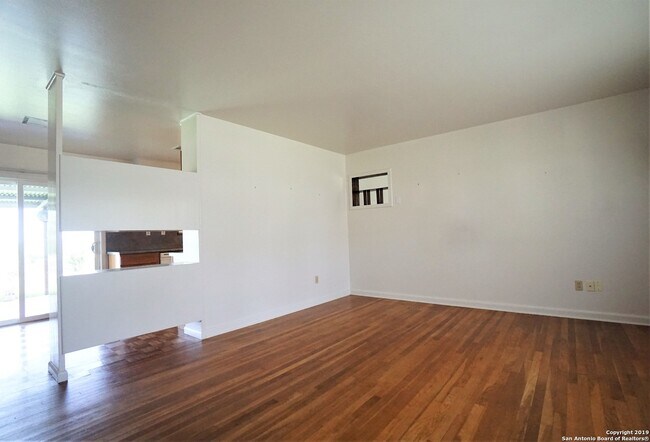 Foto del edificio - 4626 Newcome Dr