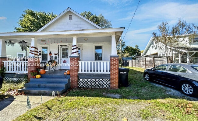 Building Photo - 5 Bancroft Ave