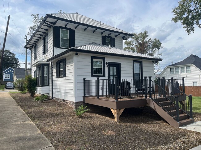 Building Photo - Gorgeous Brand New 3/2 Move In Ready Now!