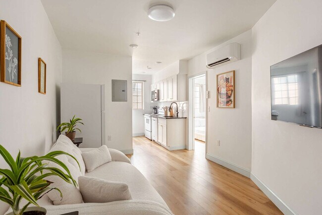 Foto del edificio - 1384 Ridge Ave