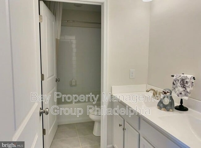 Building Photo - 66 Fonthill Ct