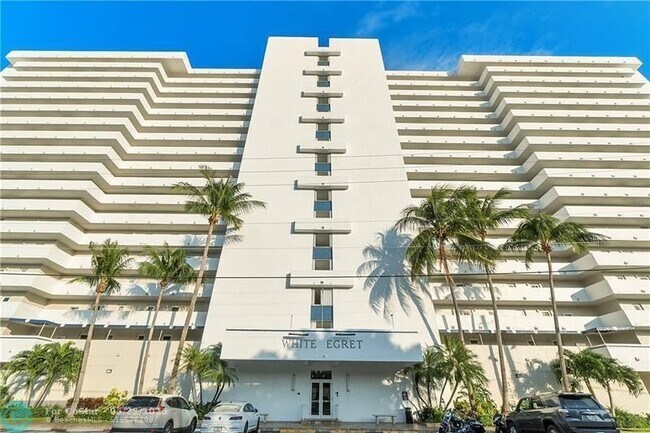 Foto del edificio - 2200 NE 33rd Ave