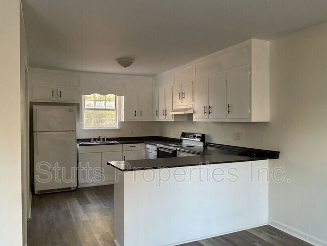 Building Photo - 510 E Irvine Ave