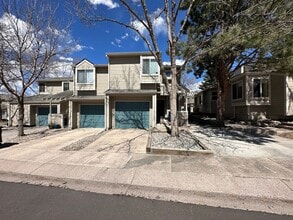 Building Photo - 920 Azure Cir