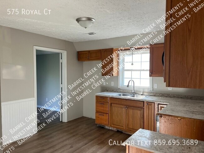 Building Photo - 2-Bed 1-Bath House