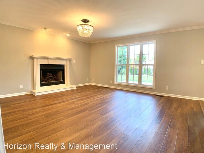 Foto del edificio - 4 br, 2.5 bath House - 2553 Emerald Ct