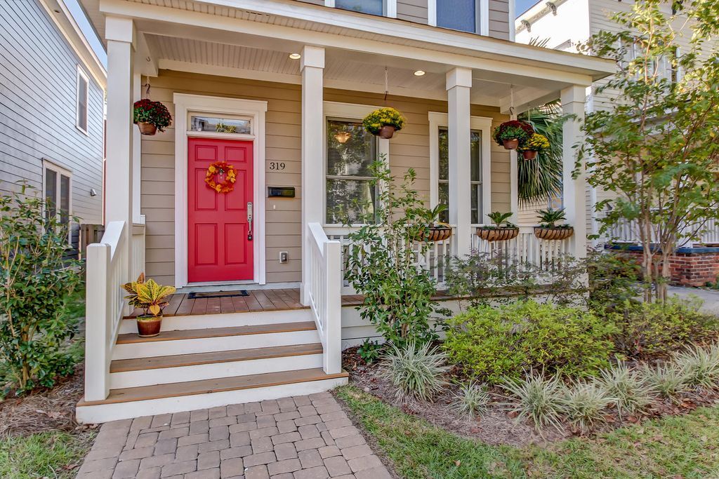 Primary Photo - Furnsihed 3 bed 2.5 bath on 31st Street