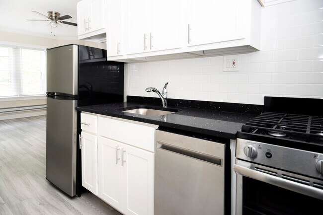 Foto del edificio - 646 W Roscoe St