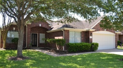 Building Photo - 2407 Pine Shadows Dr