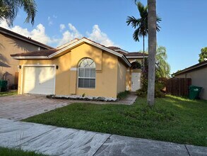 Building Photo - 14750 SW 156th Ave