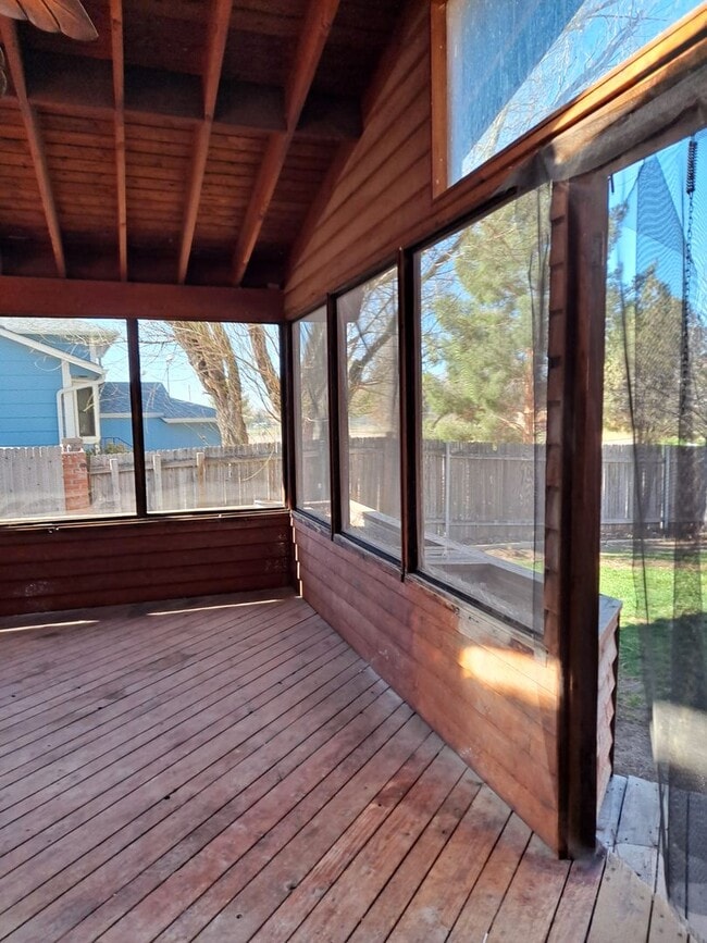 Building Photo - ALL PROSPECTIVE TENANTS MUST SUBMIT A $58 ...