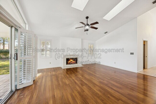 Foto del edificio - 4063 Mizner Ct