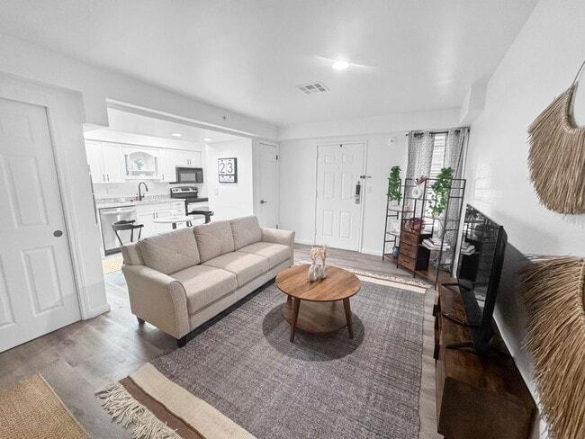 Interior Photo - The District at North Hills