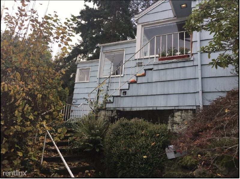 Building Photo - 1423 Madrona Dr