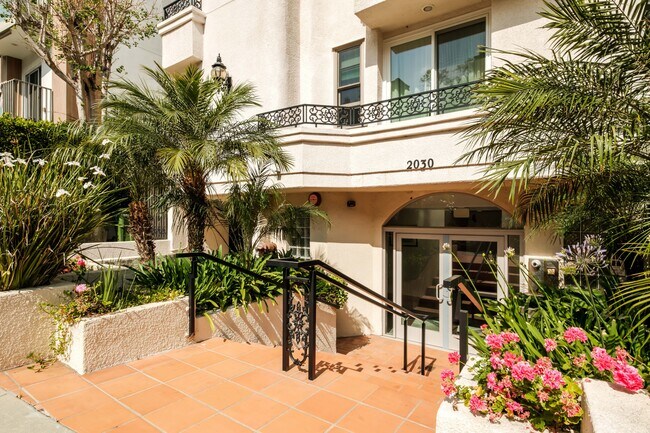 Building Photo - 2030 S Bentley Ave