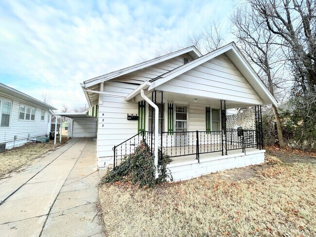 Building Photo - Charming 2 Bedroom 1 Bath House