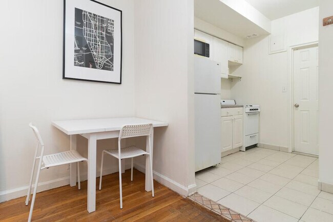 Foto del edificio - 1566 2nd Ave
