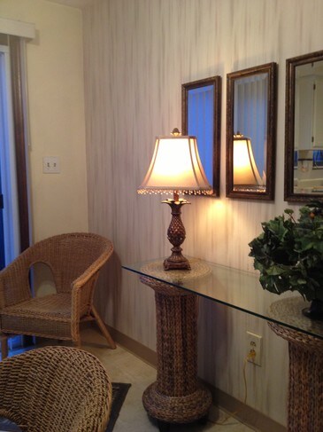 Kitchen eating area - 190 Nottingham Ct