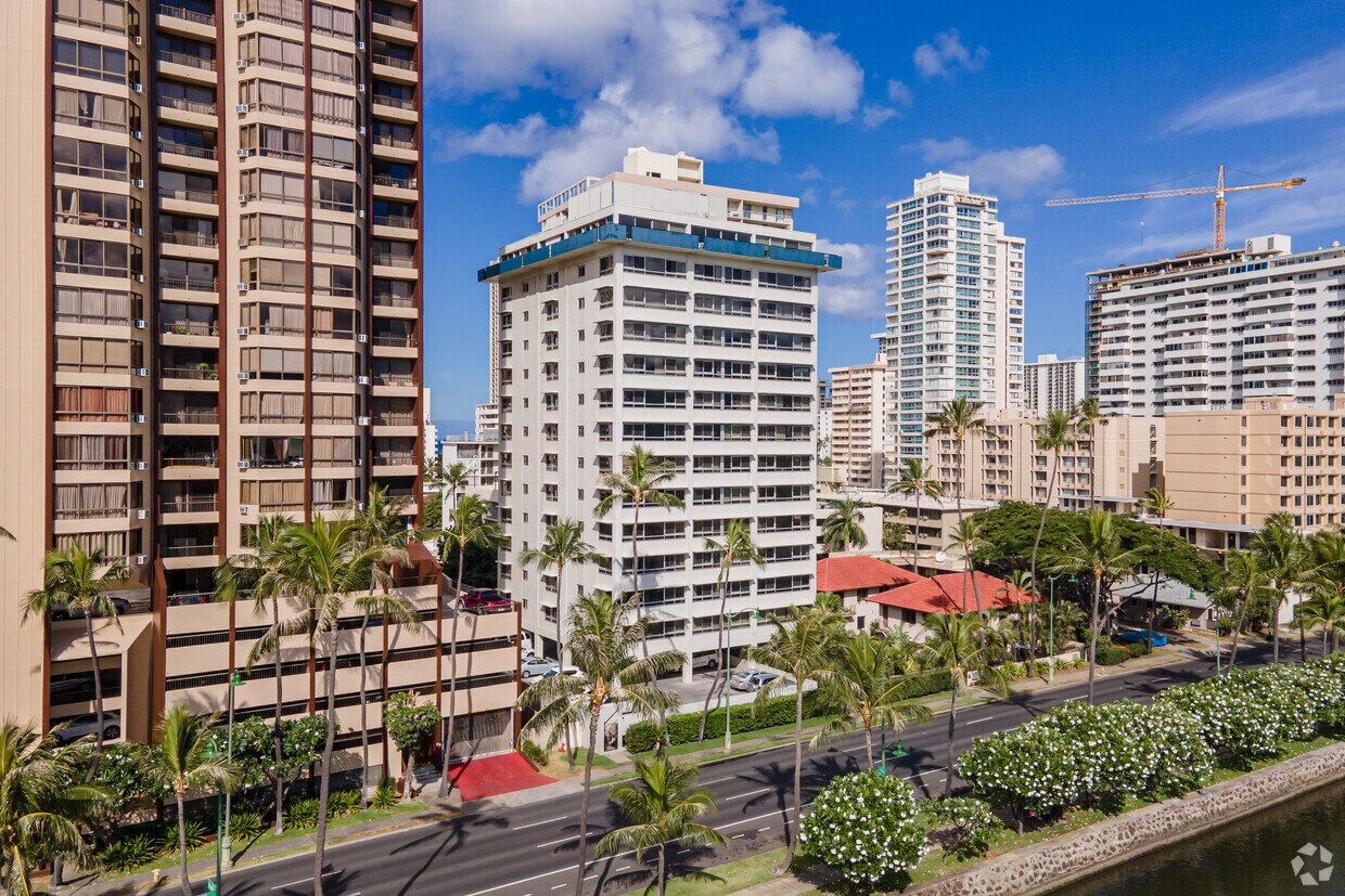 Fairway Manor Apartments in Honolulu, HI