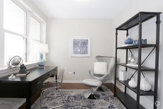 Downtown Naperville-Ellsworth Station photo'